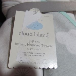 cloud island Other - Newborn Cloud Island Hooded Bath Towels Baby Gift cloud island Other - Newborn Cloud Island Hooded Bath Towels Baby Gift